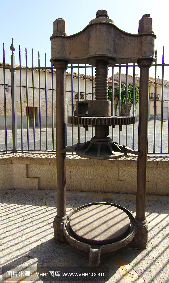 釀制葡萄酒的舊壓榨機(jī)